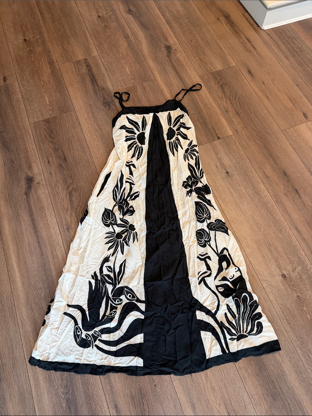 FARM Rio Sleeveless Square Neck Midi Dress - Picture 3 of 8